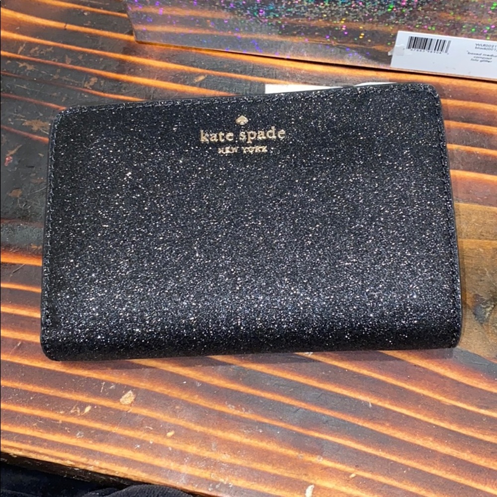 Kate Spade Boxed Medium Compact wallet